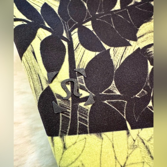 Lululemon Channel Cross Swim Short 5" Tropic Lemon Vibe Graphite Grey Men’s Sz M - Picture 15 of 15